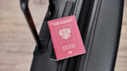 Запись о детях из загранпаспортов уберут, а пошлину за изменения отменят