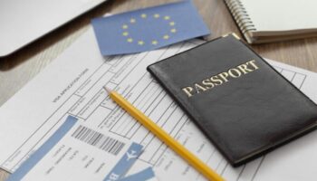 Депутатам и сенаторам хотят запретить зарубежную недвижимость, а их супругам и детям — иностранное гражданство