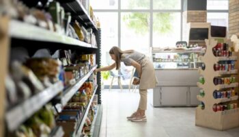 В магазинах могут обязать показывать настоящую цену продуктов