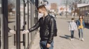 На остановках запретили продавать табак и вейпы