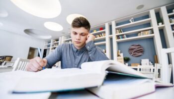 Отбор в 10-й класс по баллам ОГЭ могут отменить