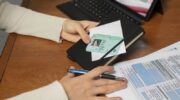 Мигрантов будут быстрее ставить на налоговый учет