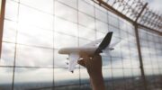 Билет куплен, но в самолете нет мест. Сколько можно взыскать с авиакомпании?
