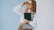 Родителям школьников предлагают ежегодно выплачивать по 10 тысяч рублей на форму