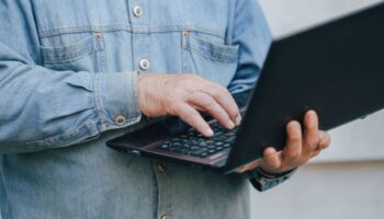 На смартфоны и ноутбуки вводят новый сбор: сколько придется платить