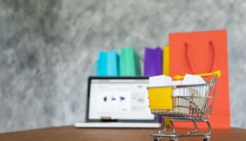 Маркетплейсы больше не смогут отправлять покупателей разбираться с продавцами самостоятельно