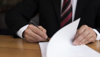 За препятствование работе адвоката предлагают сажать на два года