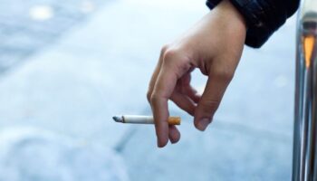 За продажу сигарет без лицензии начнут наказывать с 1 марта