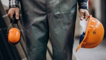 Мигрантам могут аннулировать патент из-за низких доходов